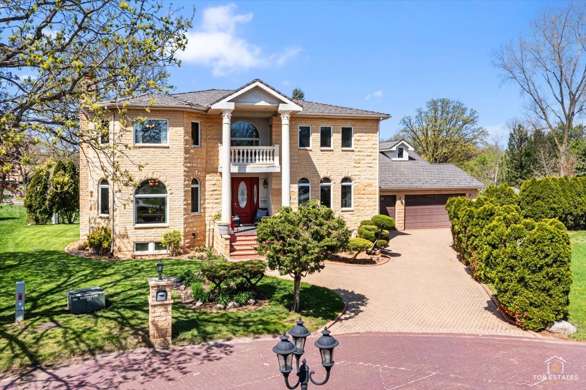822 Coventry Lane — Oak Brook, IL 60523