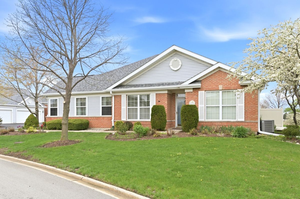 21520 Victory Lake Way, Crest Hill, IL 60403