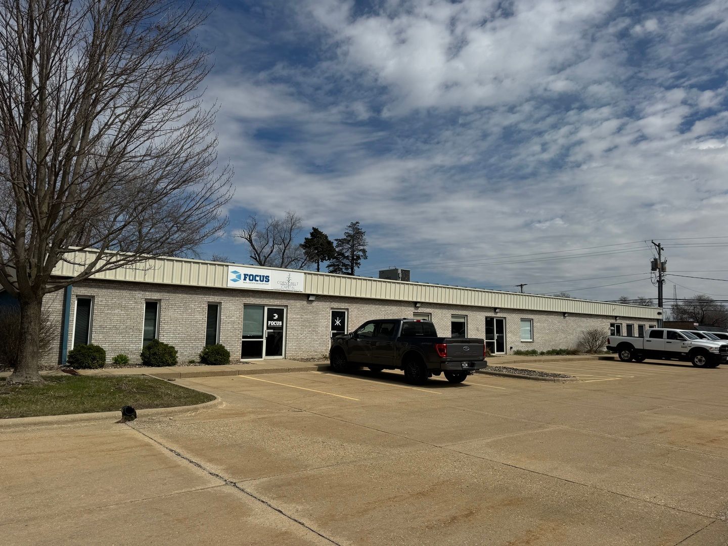 4374 State Street — Bettendorf, IA 52722