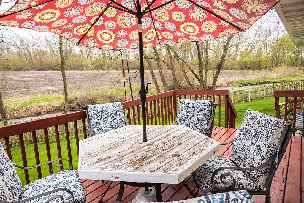 1404 Willow Lane, Chemung, IL 60033