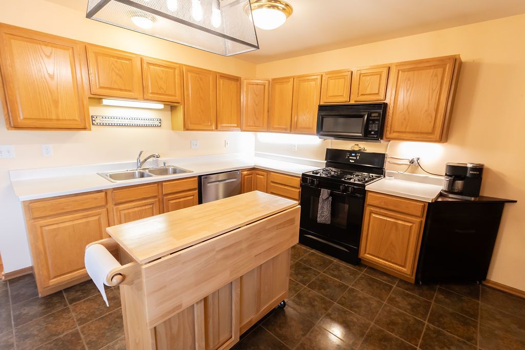 1404 Willow Lane, Chemung, IL 60033