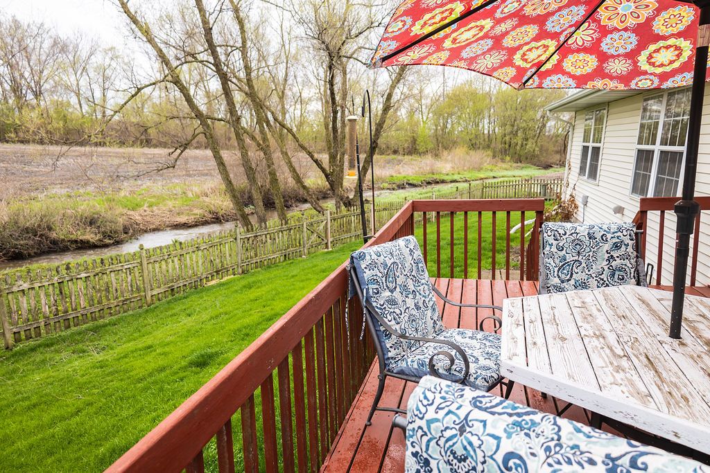 1404 Willow Lane, Chemung, IL 60033