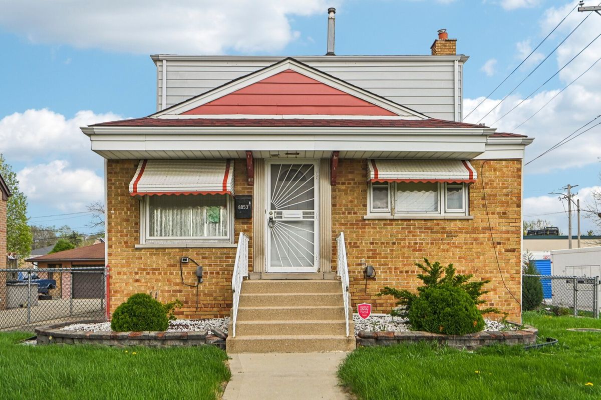 8853 Troy Avenue, Evergreen Park, IL 60805