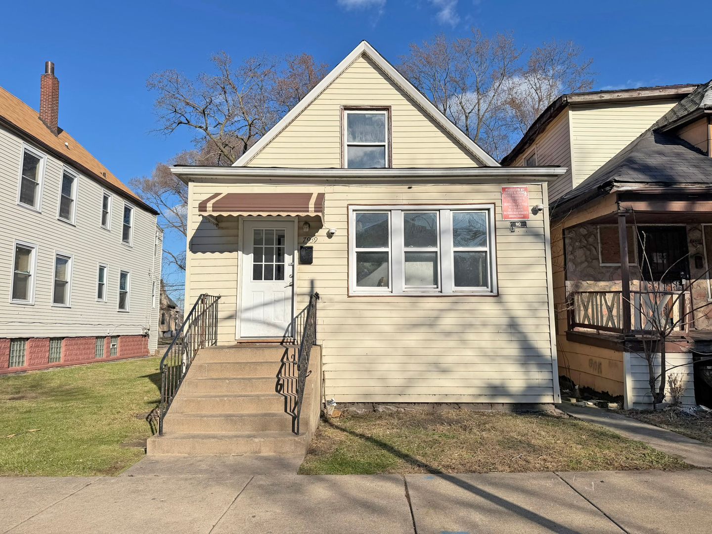 7939 S Escanaba Avenue — Chicago, IL 60617