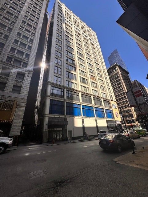 8 W Monroe Street #1102 — Chicago, IL 60603
