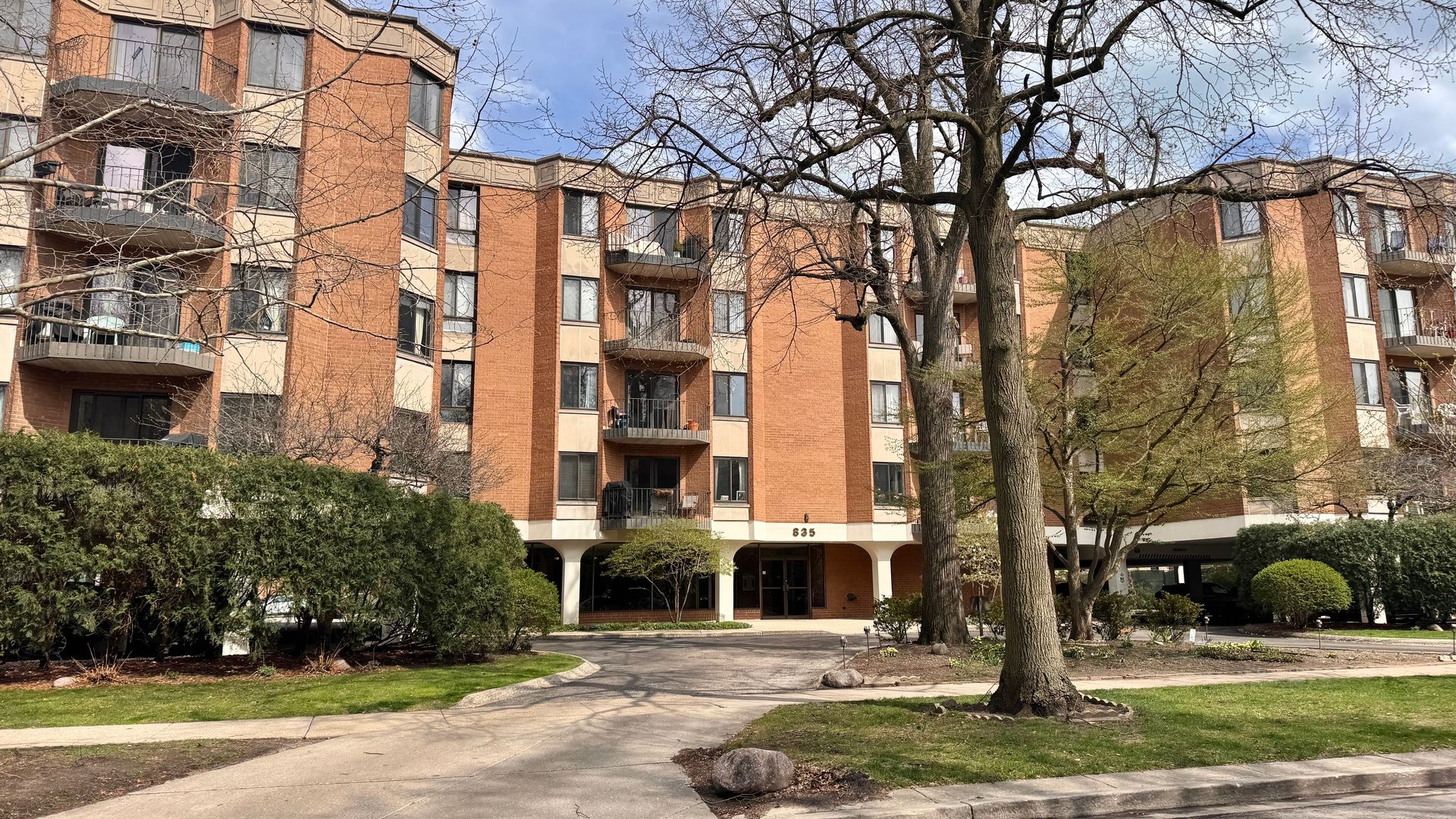 835 Judson Avenue #101 — Evanston, IL 60202