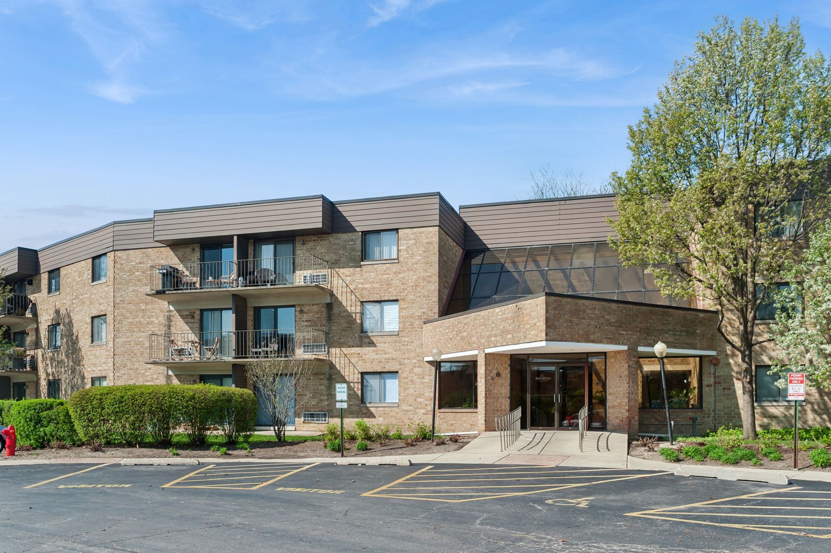 5550 Astor Lane #303 — Rolling Meadows, IL 60008