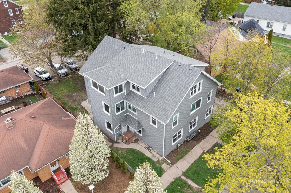 1542 Victoria Avenue, North Chicago, IL 60064