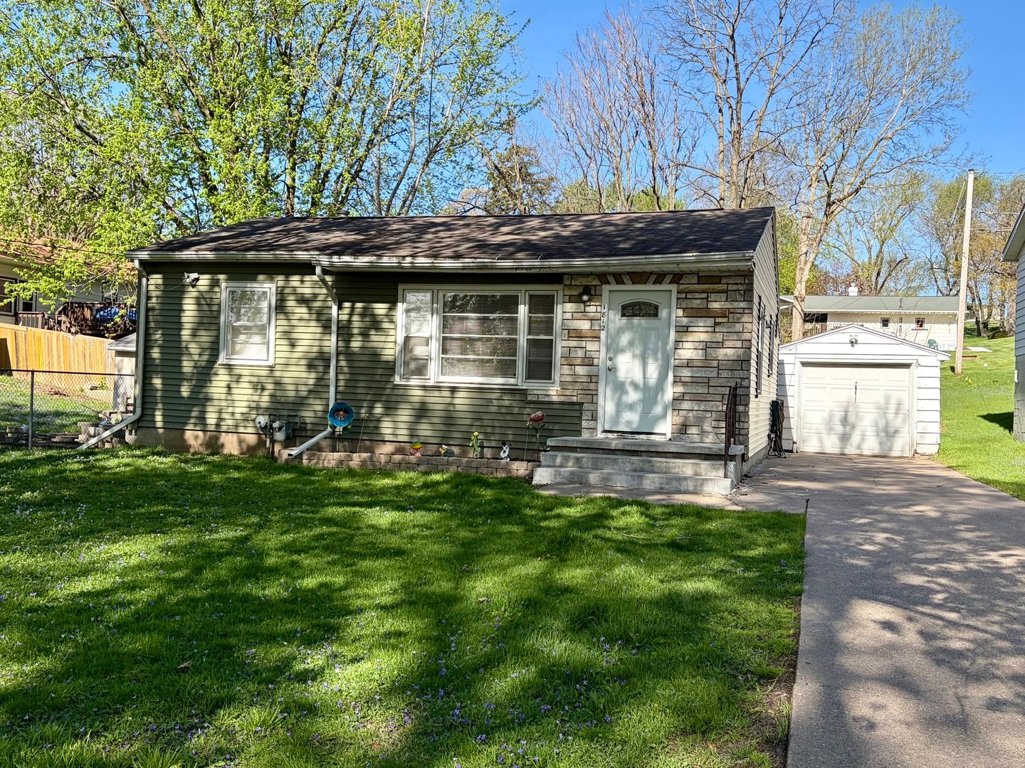 1812 N 6th Street — Clinton, IA 52732