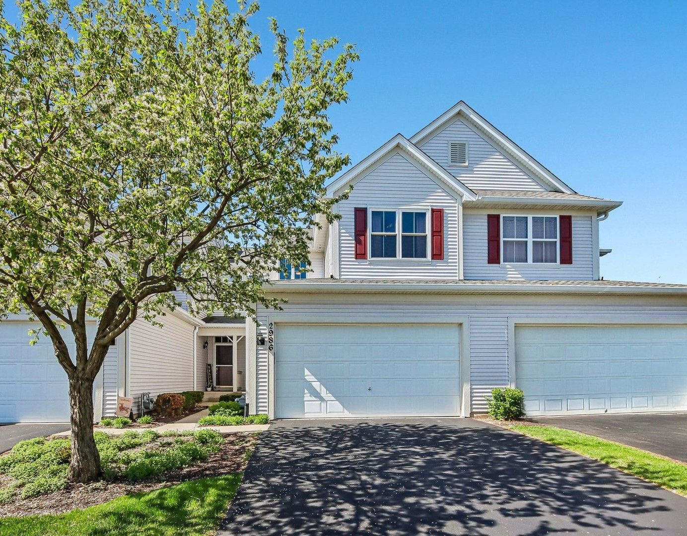 2986 Langston Circle — St. Charles, IL 60175