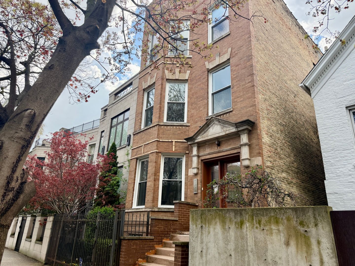 1350 N LEAVITT Street #2 — Chicago, IL 60622