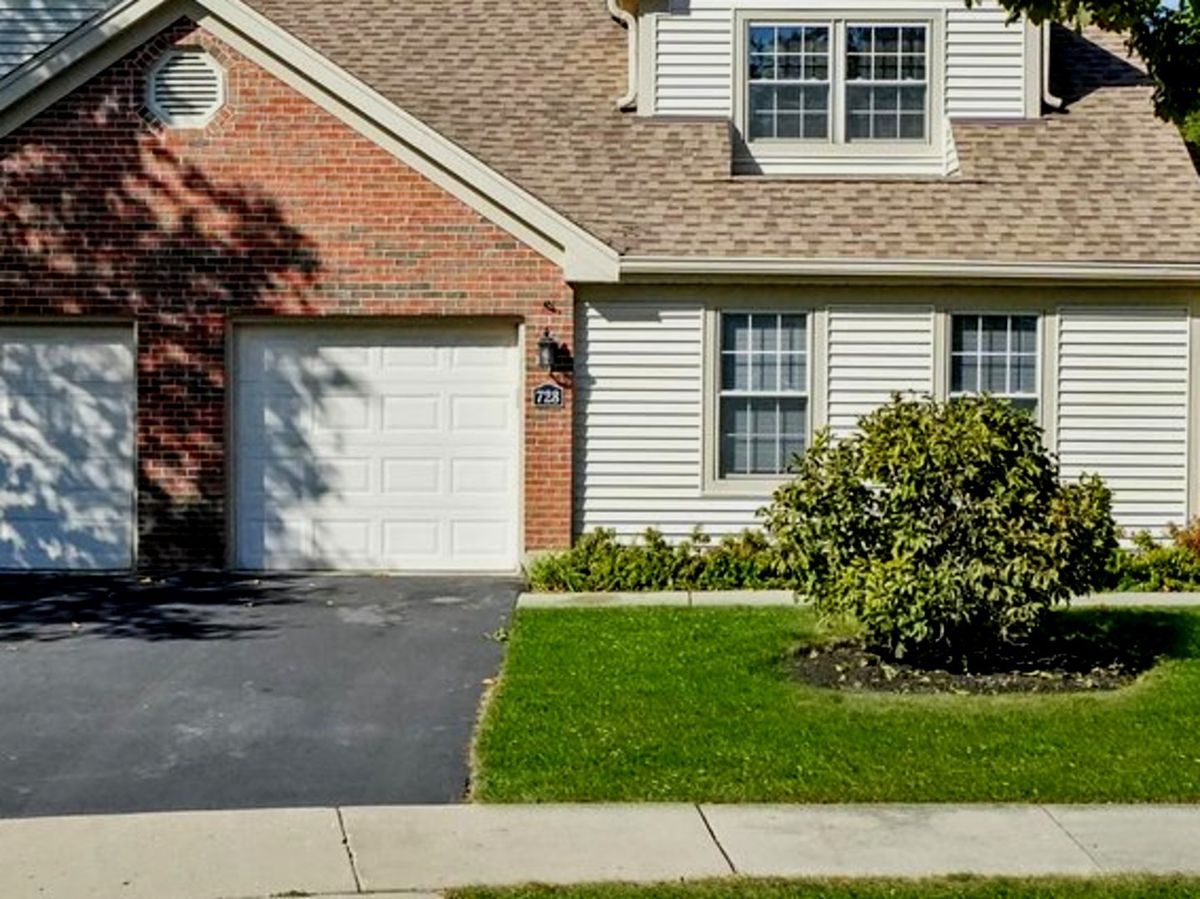 728 sutton Circle, Wheeling, IL 60090