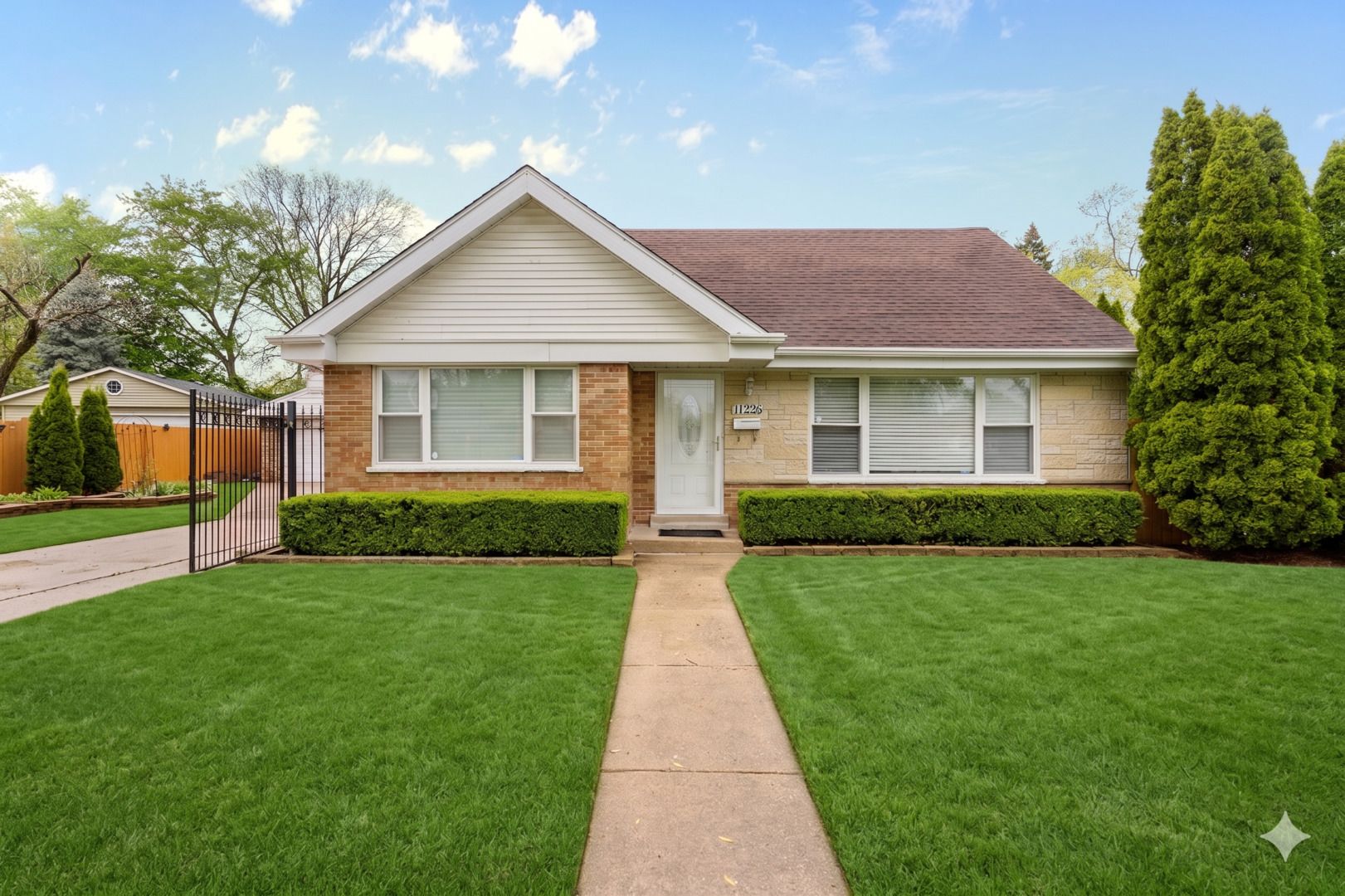 11226 Mandel Avenue — Westchester, IL 60154