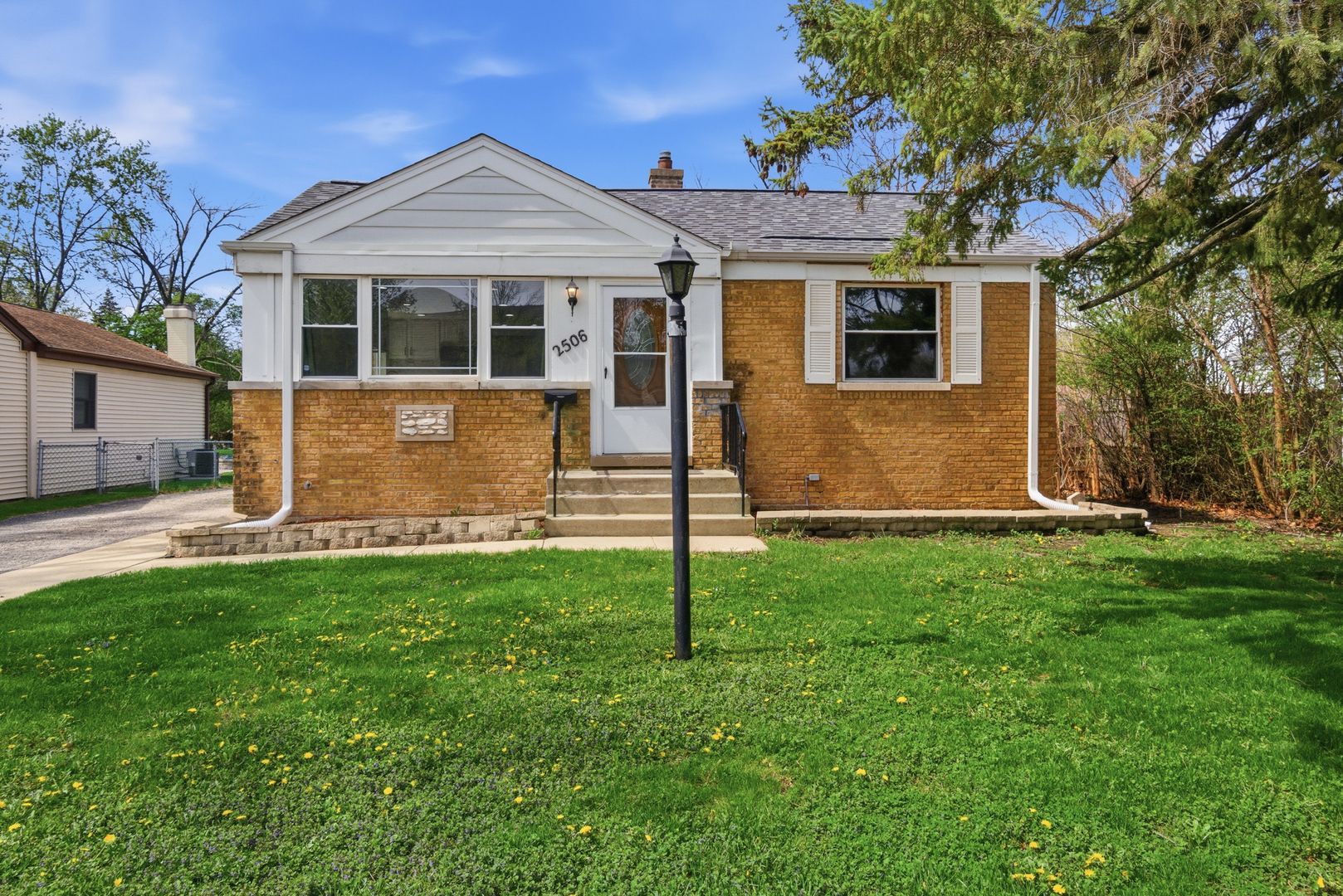 2506 Rusty Drive — Des Plaines, IL 60018