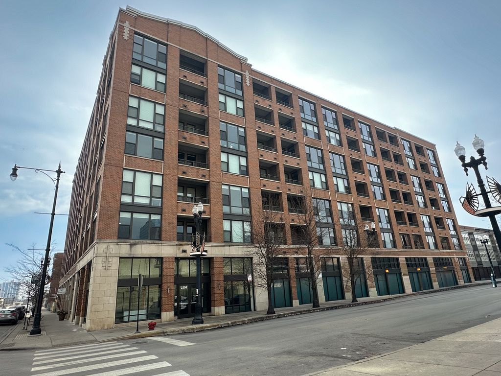 2300 MICHIGAN Avenue — Chicago, IL 60616