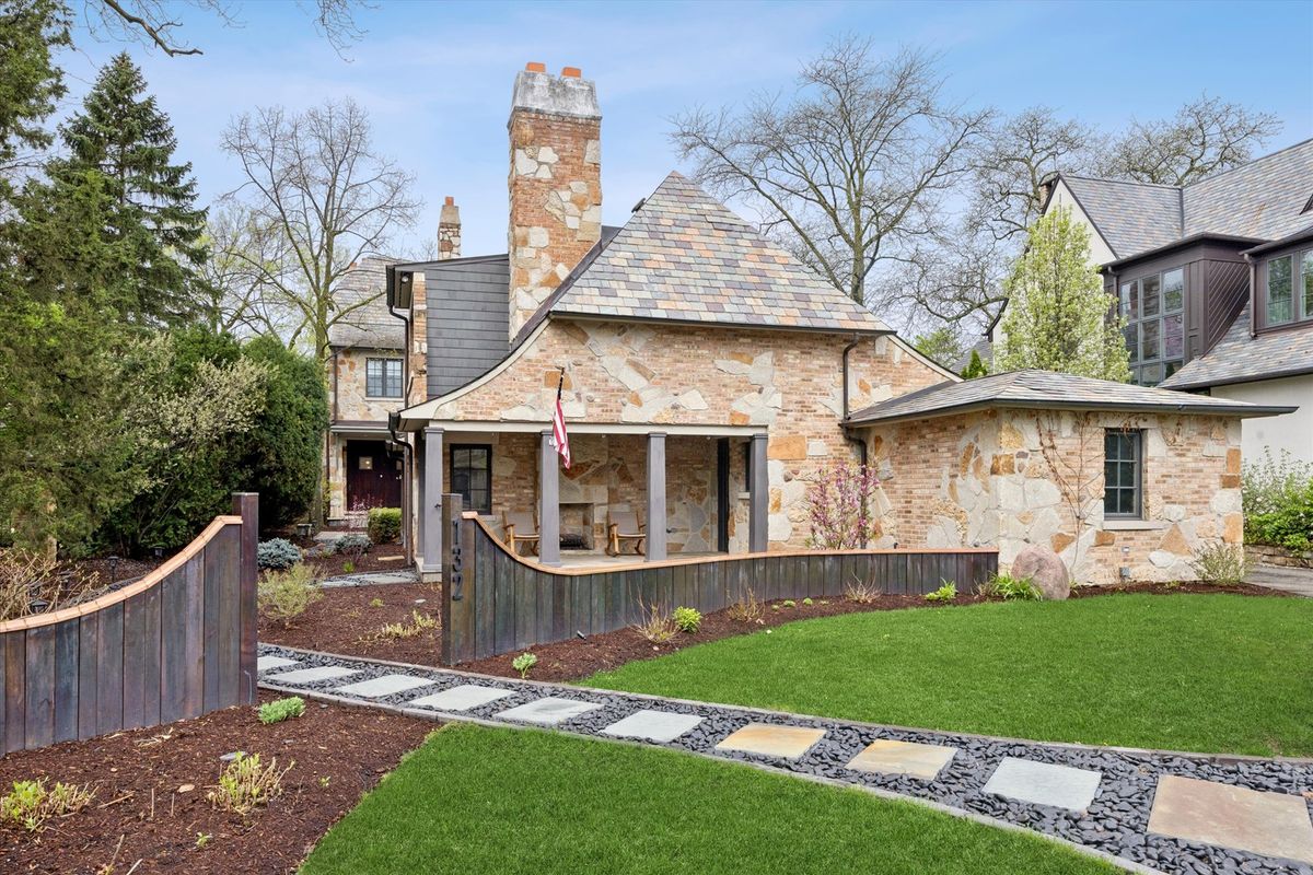 132 Park Avenue, Hinsdale, IL 60521