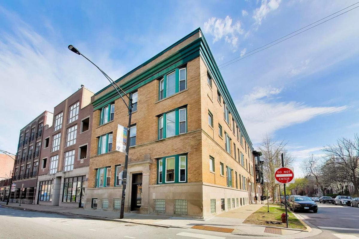 1481 Irving Park Road, Chicago, IL 60613