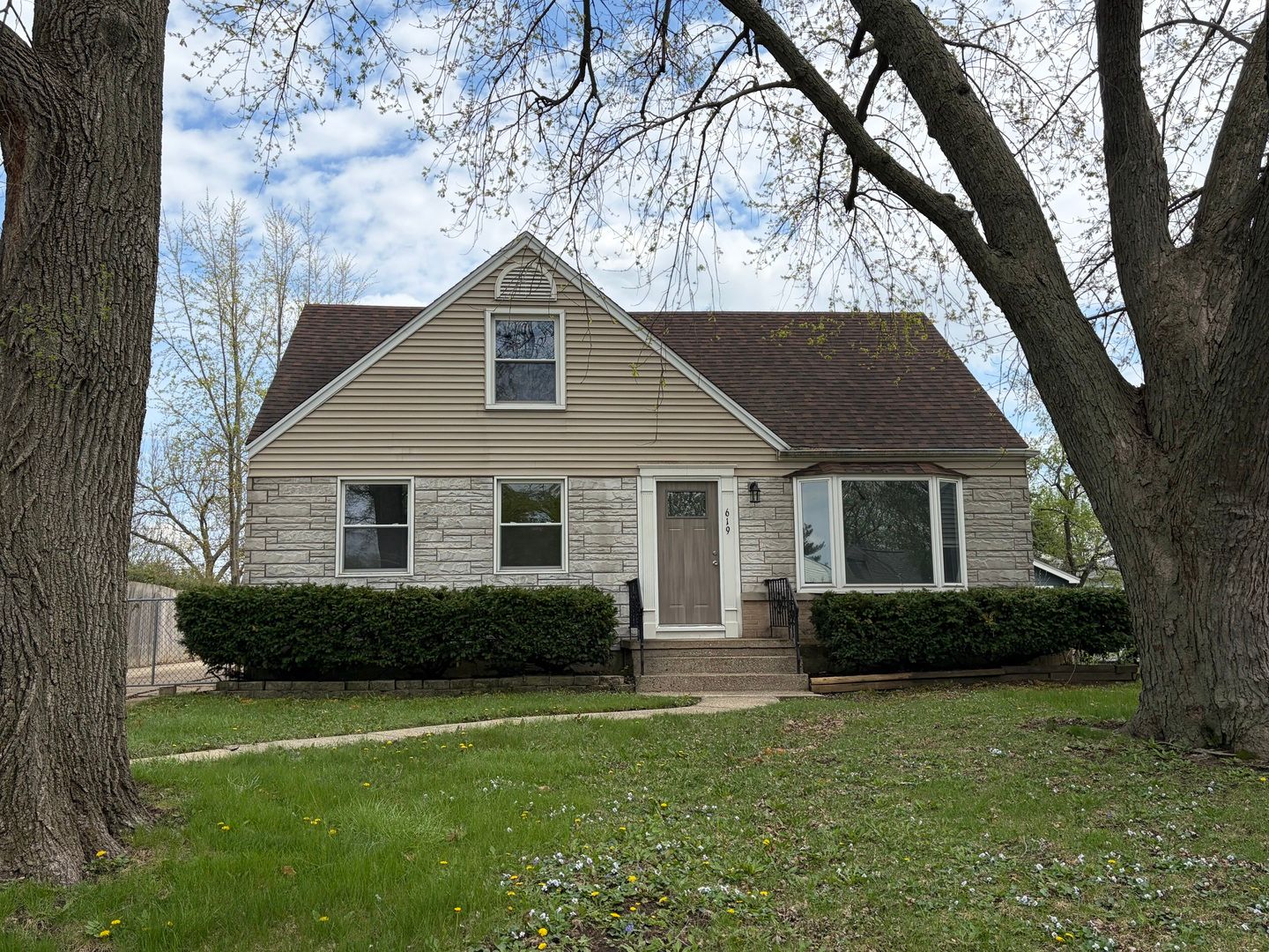 619 N Edgewood Avenue — Lombard, IL 60148
