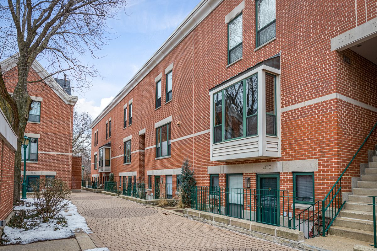 727 Ashland Avenue, Chicago, IL 60607