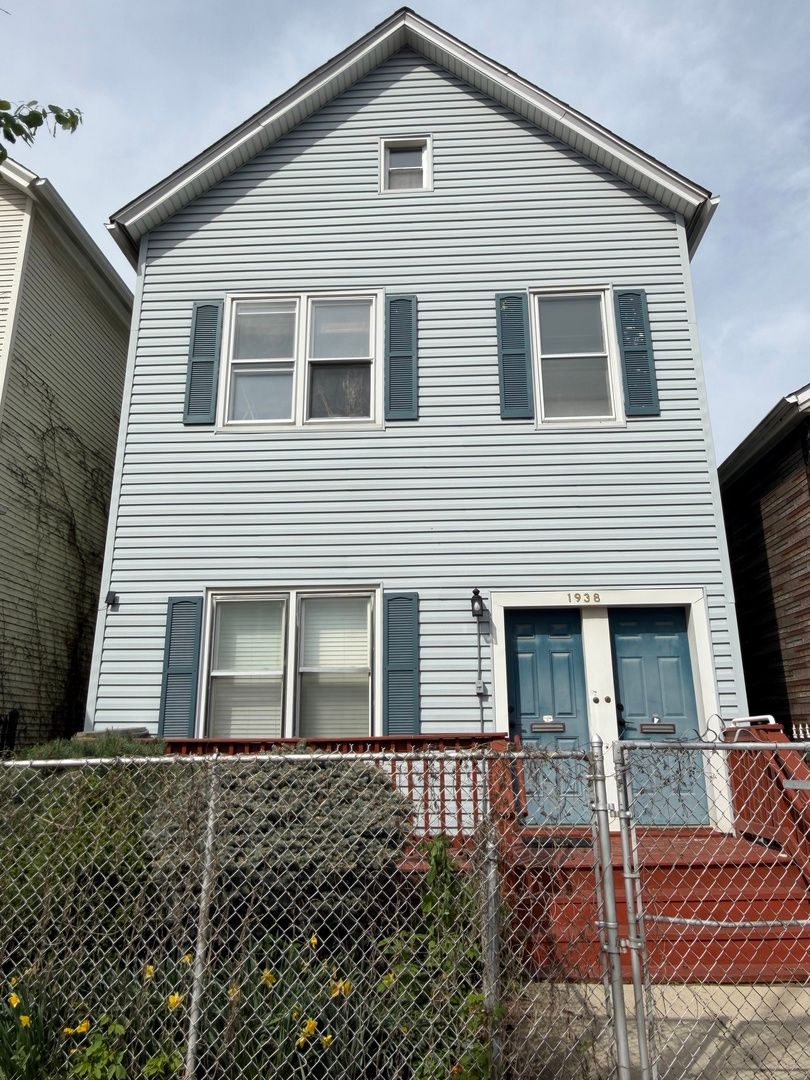 1938 Mozart Street, Chicago, IL 60647
