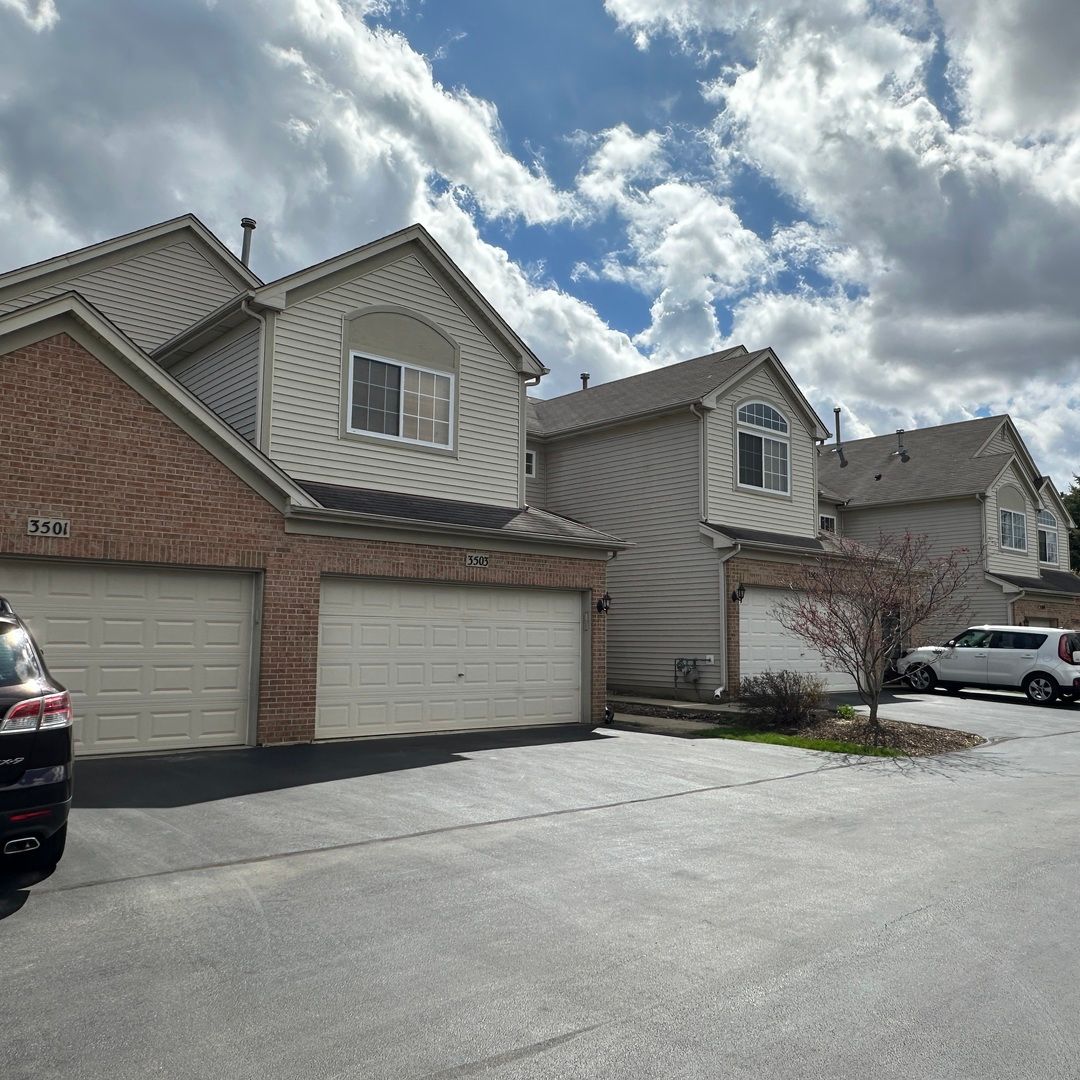 3503 Blue Ridge Court #3503 — Carpentersville, IL 60110
