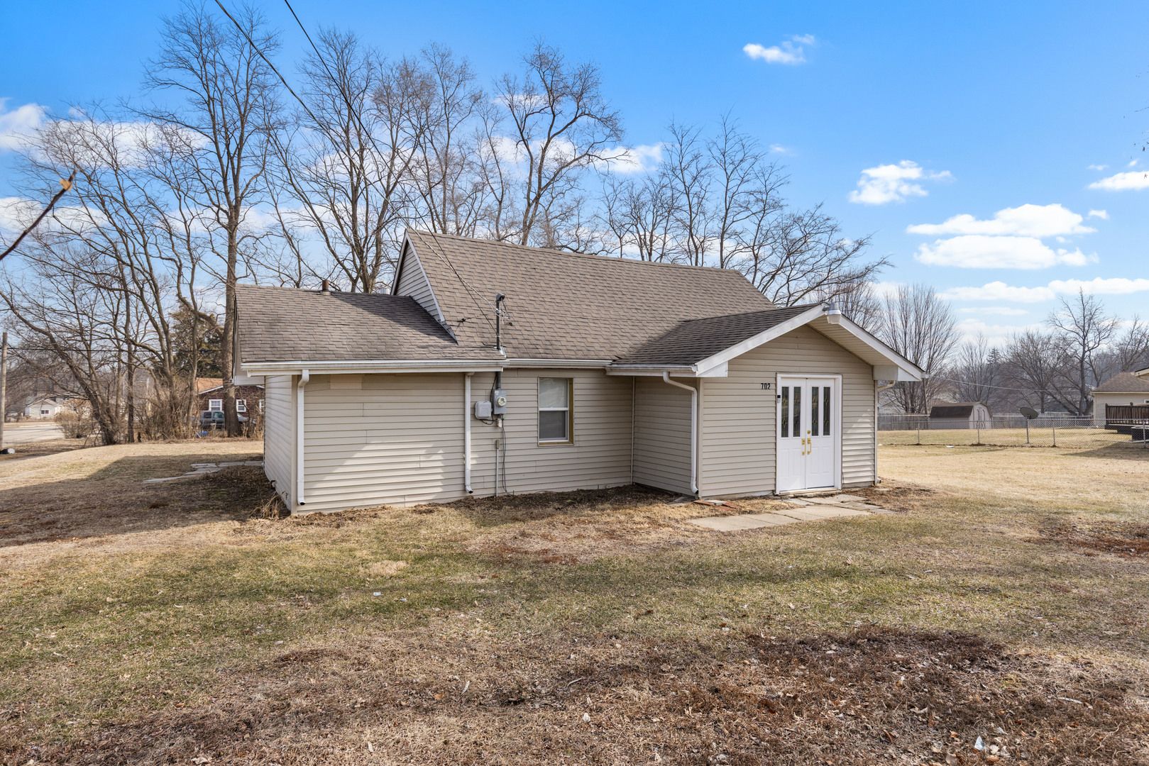 702 Cambridge Avenue — Rockford, IL 61102
