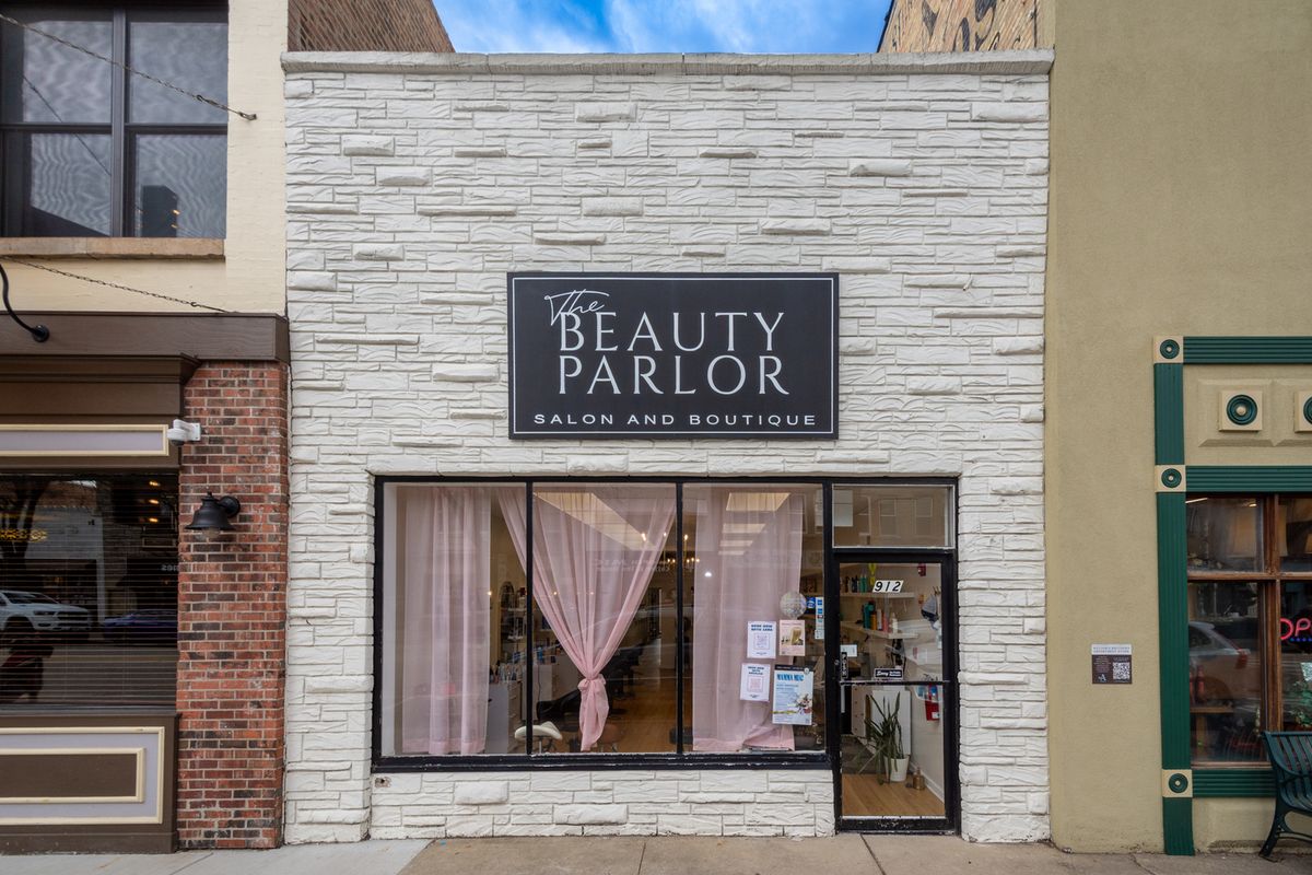 912 Main Street, Antioch, IL 60002