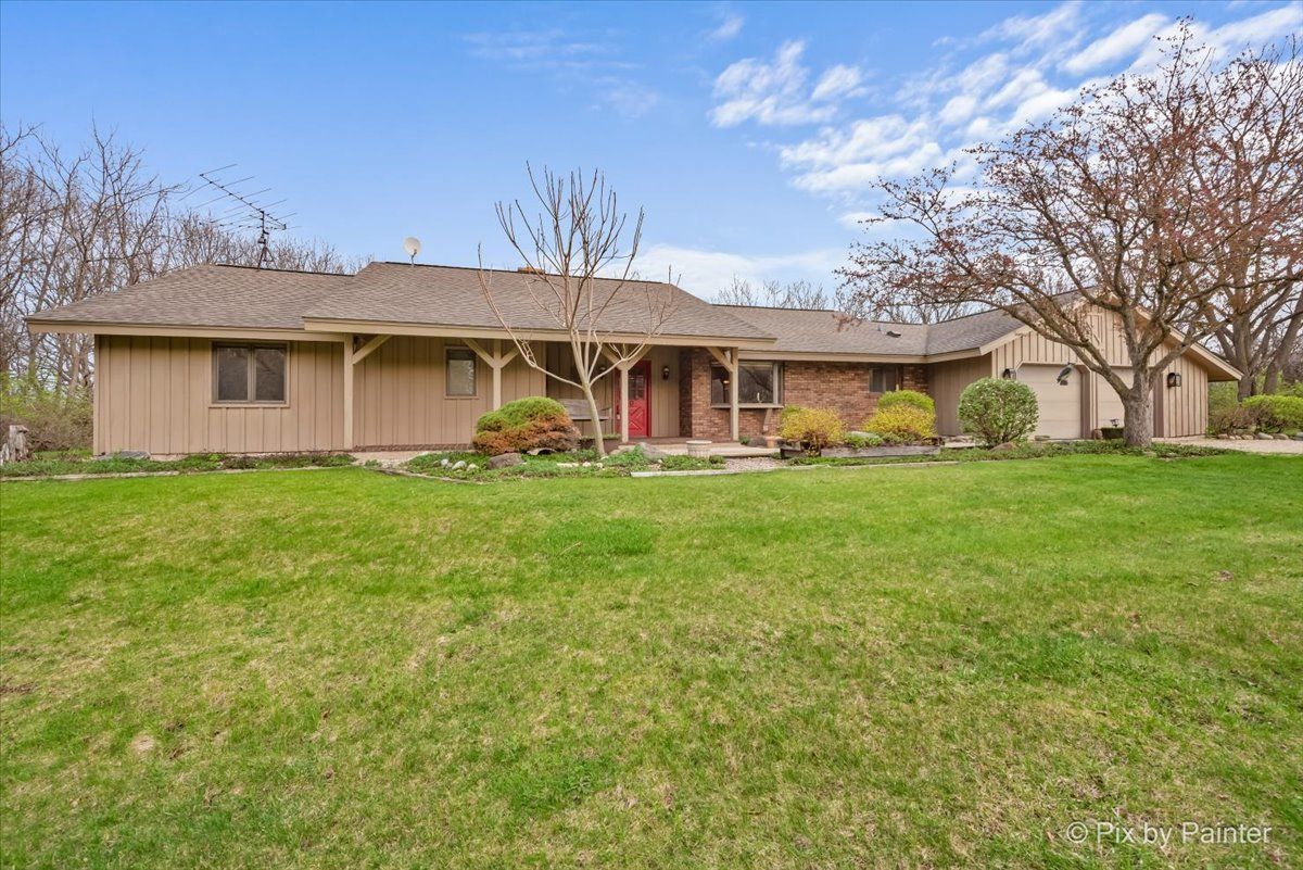 1310 S Flemming Road, Bull Valley, IL 60098
