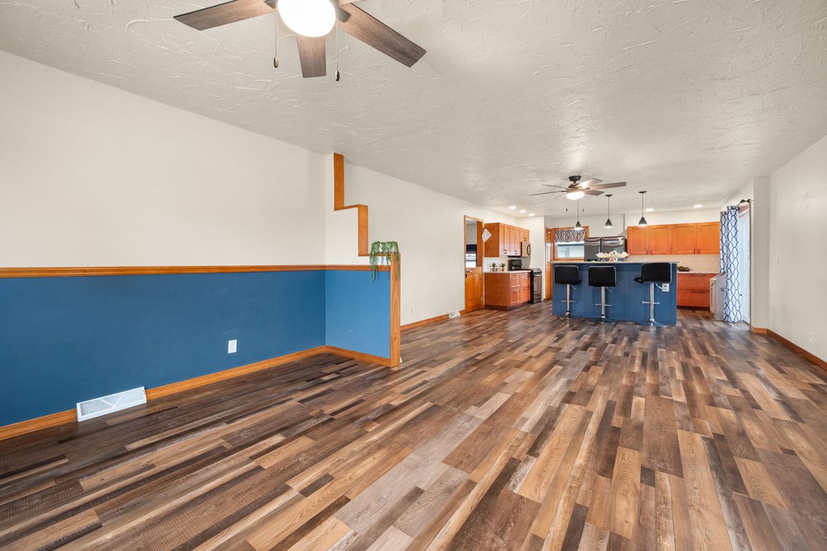 1605 Longwood Drive, Sycamore, IL 60178