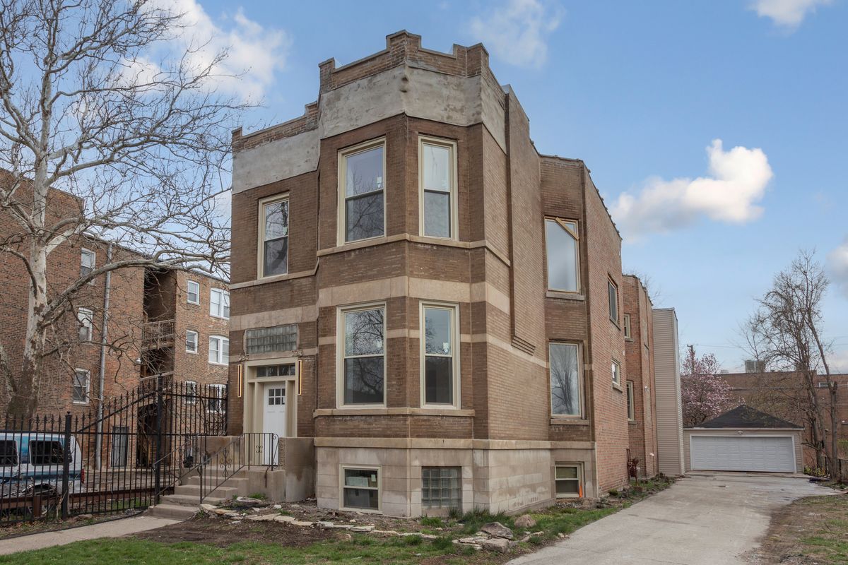 7535 Coles Avenue, Chicago, IL 60649