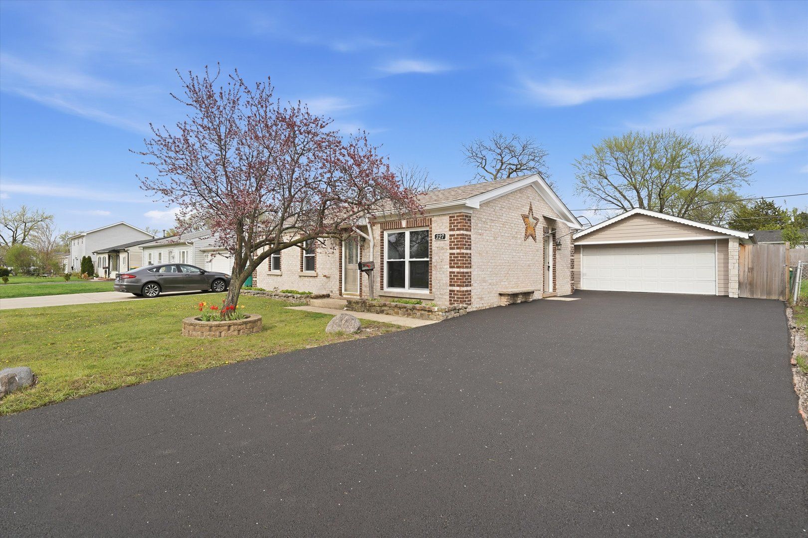 327 Fremont Avenue — Romeoville, IL 60446