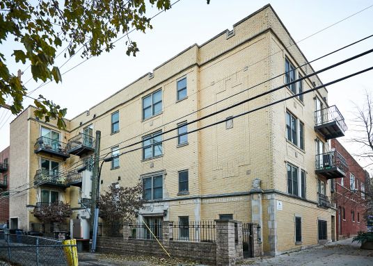 1533 W Hollywood Avenue #1 — Chicago, IL 60660