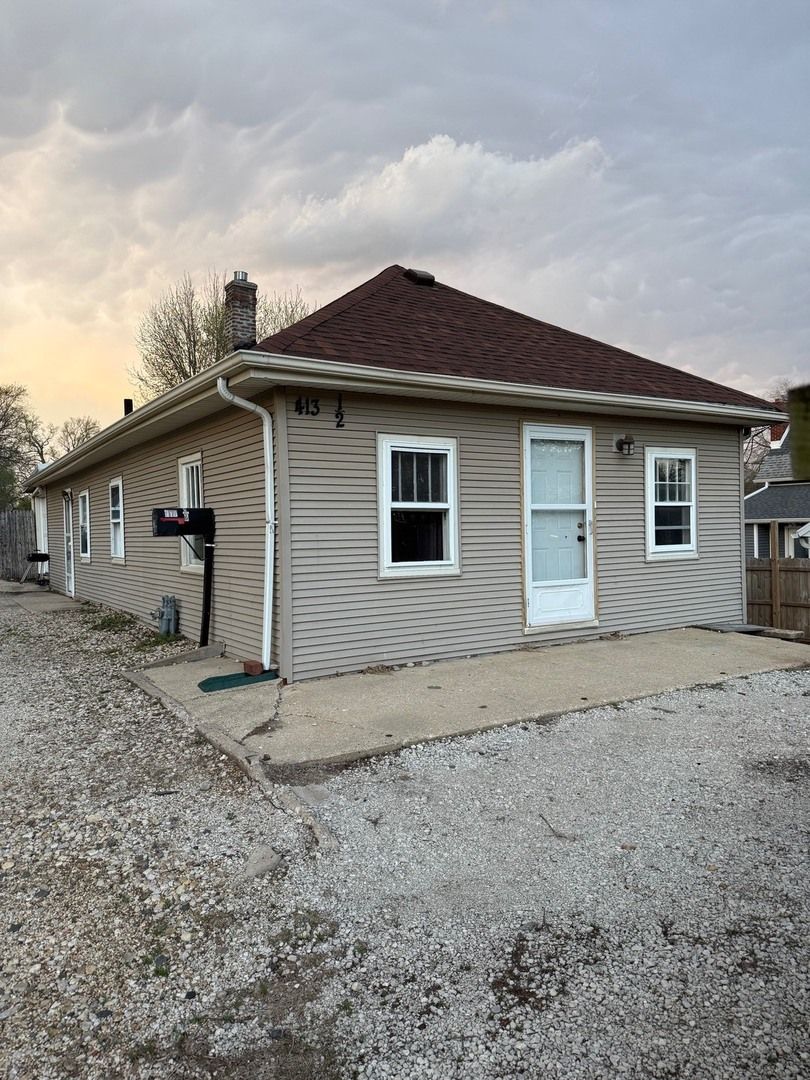 413 1/2 S Park Street — Kewanee, IL 61443