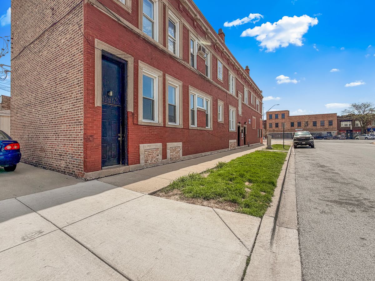 5720 Cermak Road, Cicero, IL 60804