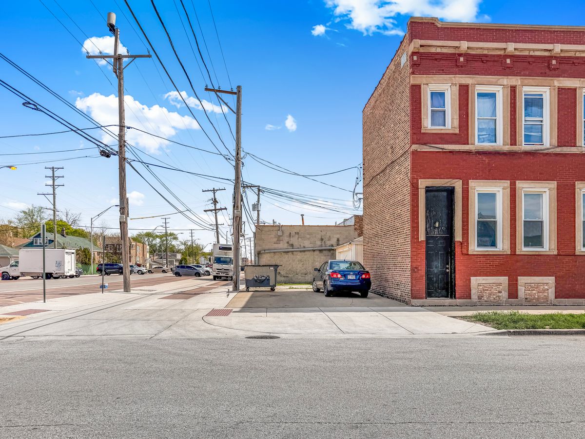 5720 Cermak Road, Cicero, IL 60804