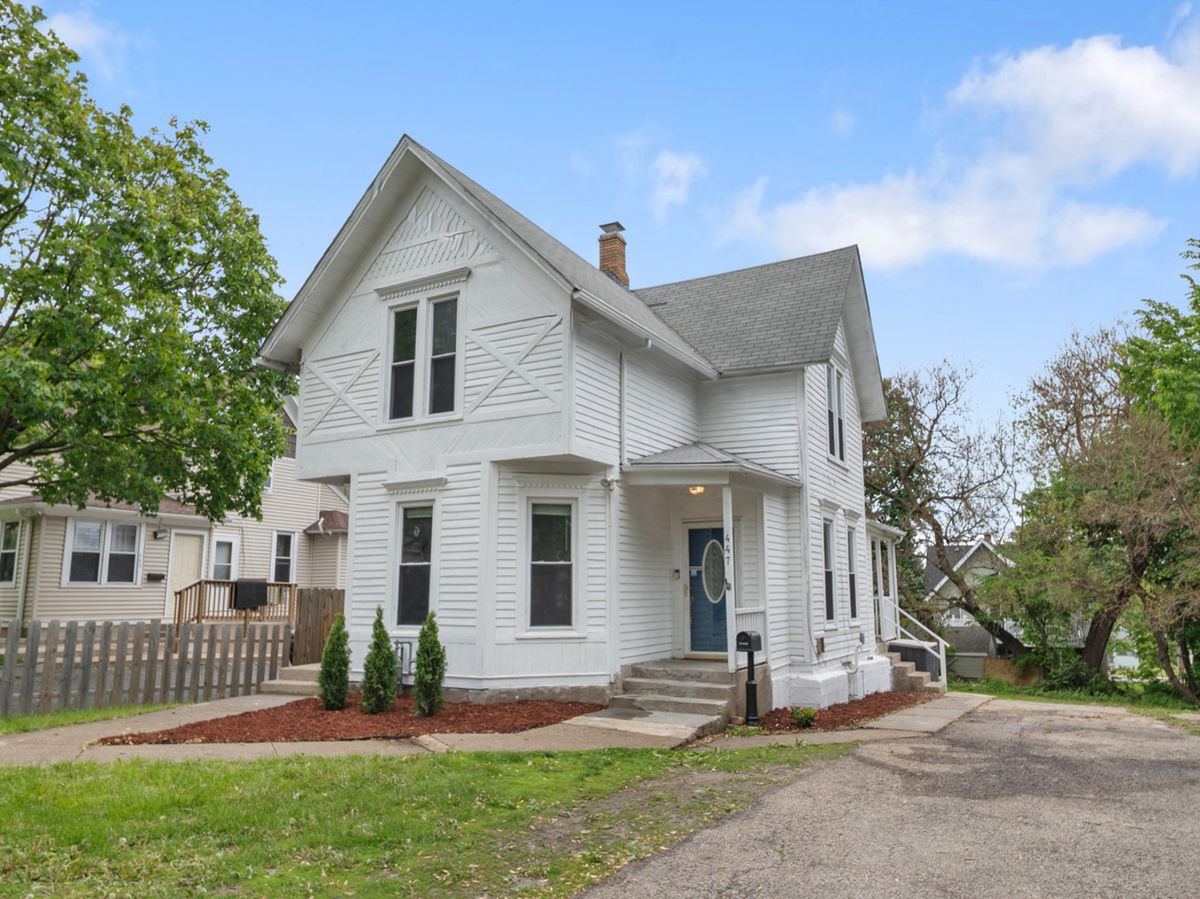 447 Ashland Avenue, Elgin, IL 60123