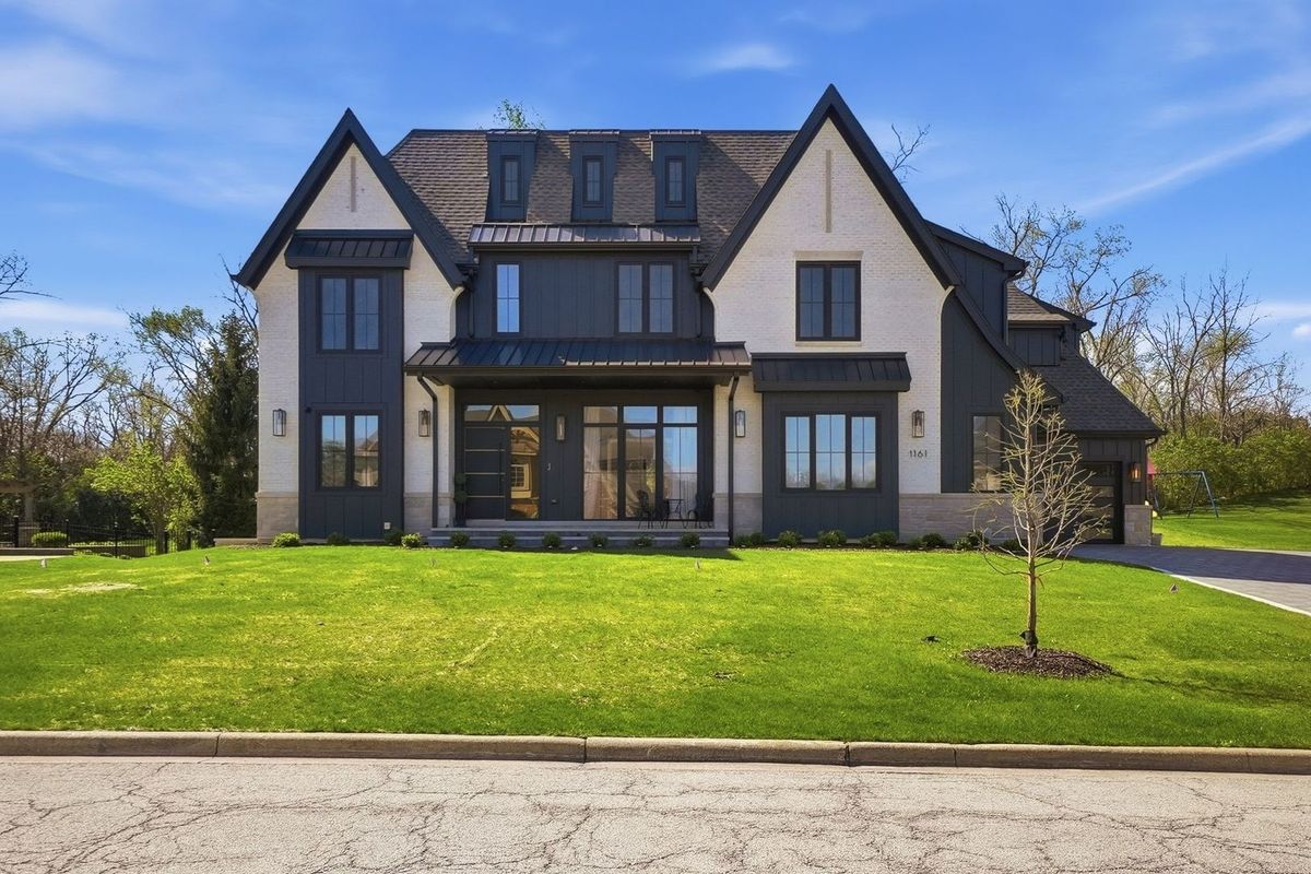 1161 Secret Forest Drive, Burr Ridge, IL 60527