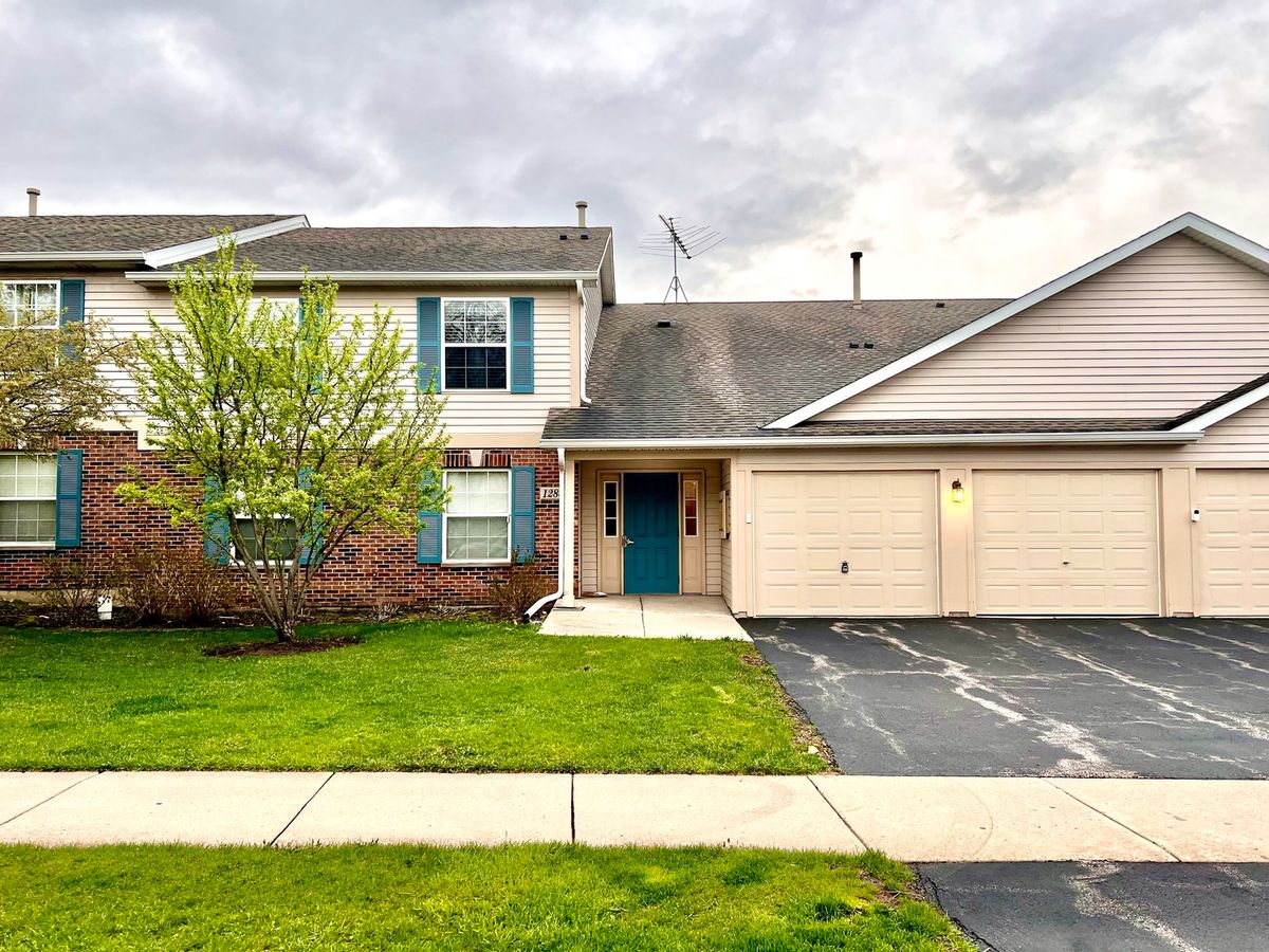 1288 Red Oak Circle, Round Lake Beach, IL 60073