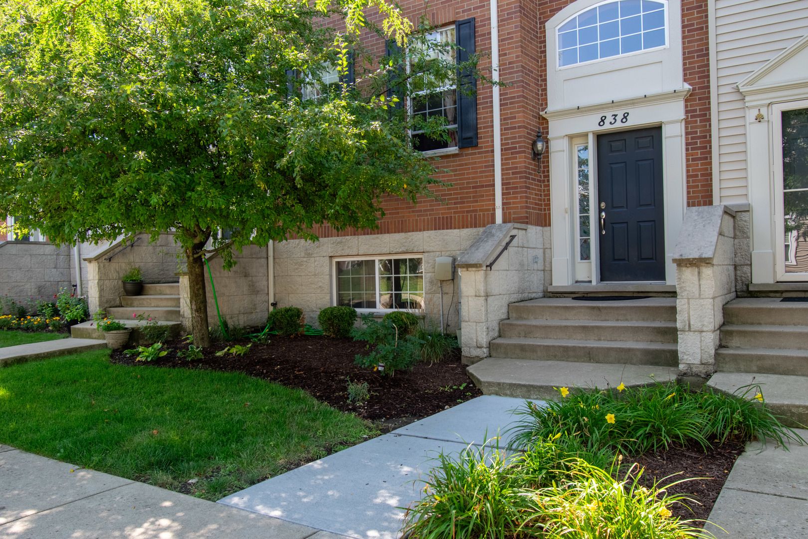 838 Lewisburg Lane #838 — Aurora, IL 60504
