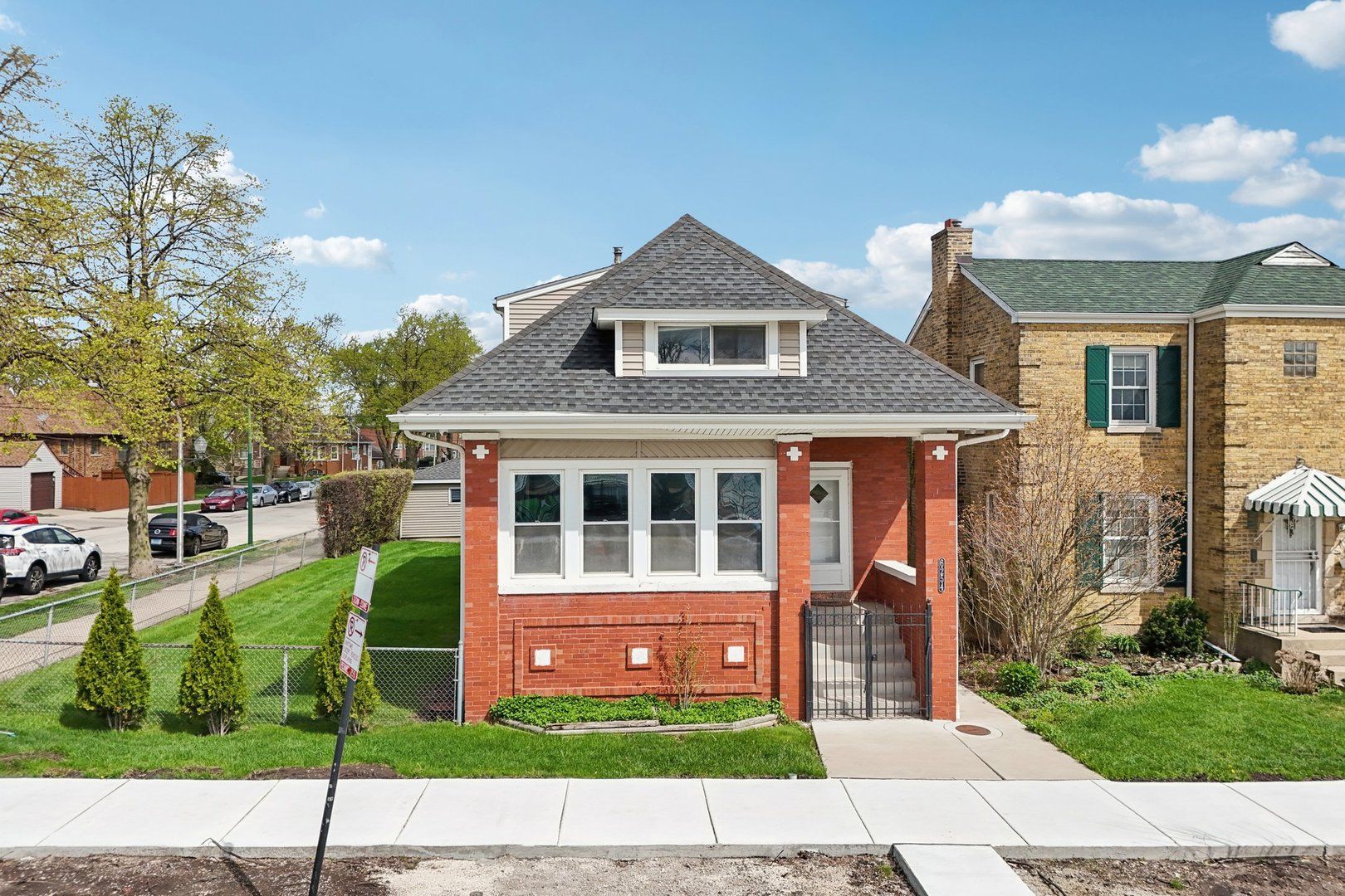 6254 W Barry Avenue — Chicago, IL 60634