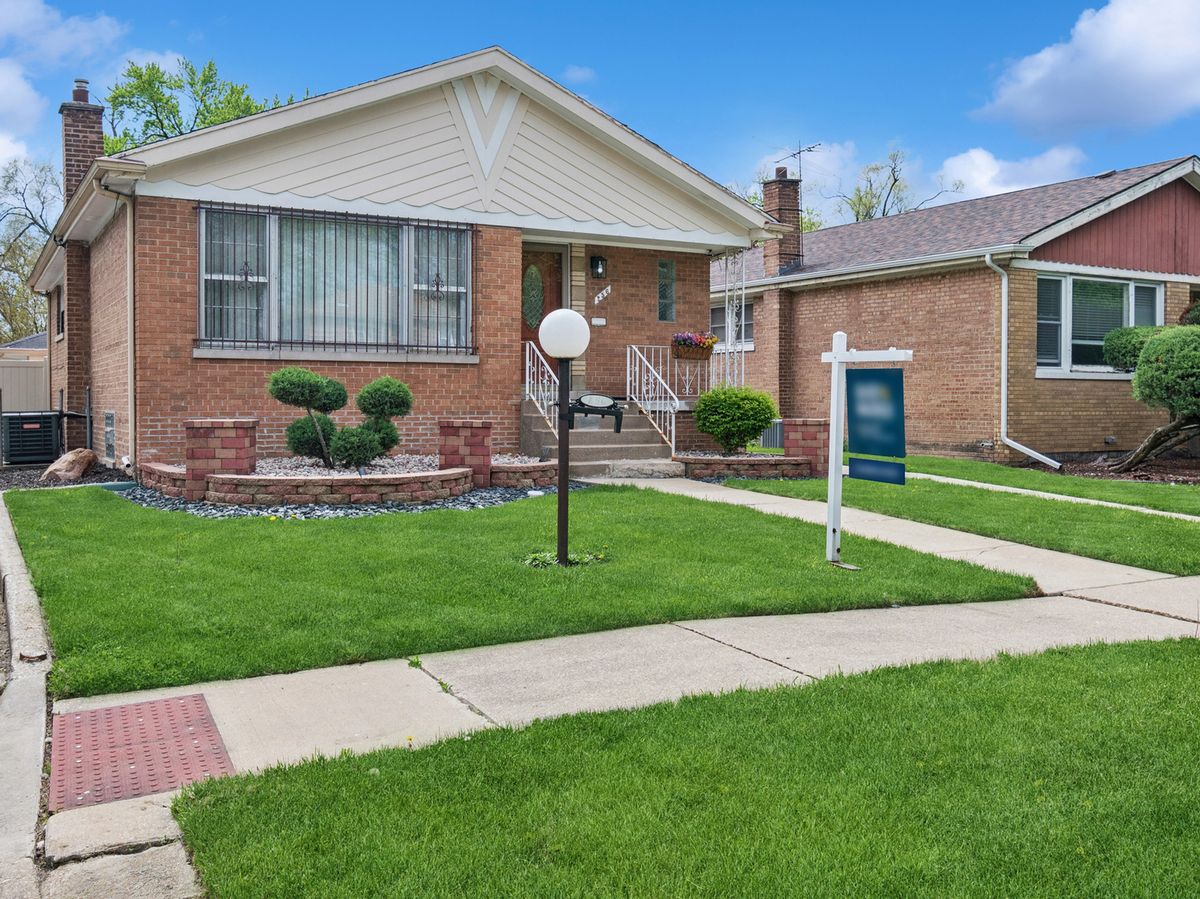 256 CALUMET Boulevard, Harvey, IL 60426