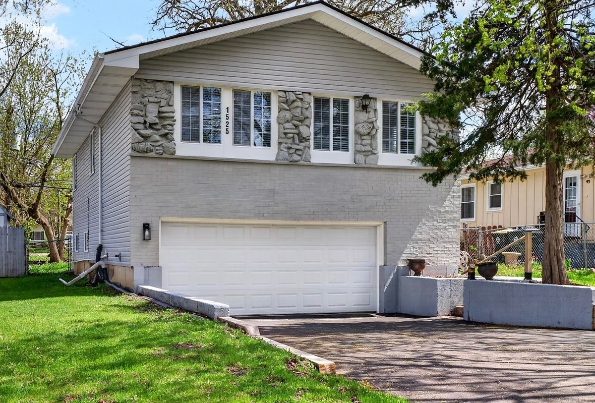 1525 Grove Drive, Round Lake Beach, IL 60073