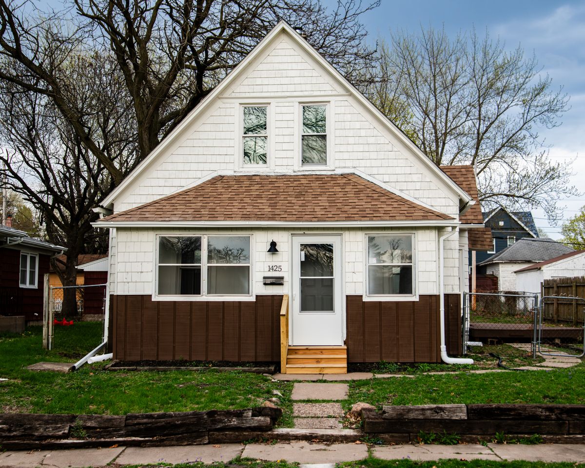 1425 24 1/2 Street, Rock Island, IL 61201