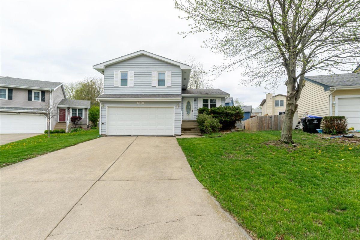 1315 Bancroft Drive — Bloomington, IL 61704