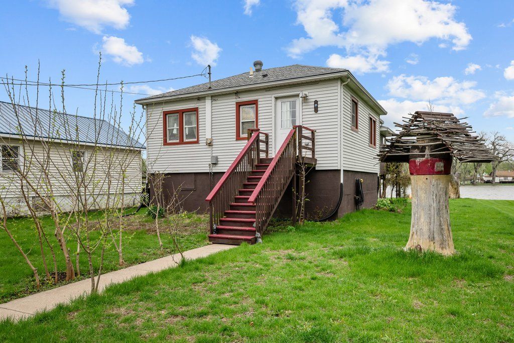 3213 South Shore Drive, Moline, IL 61265