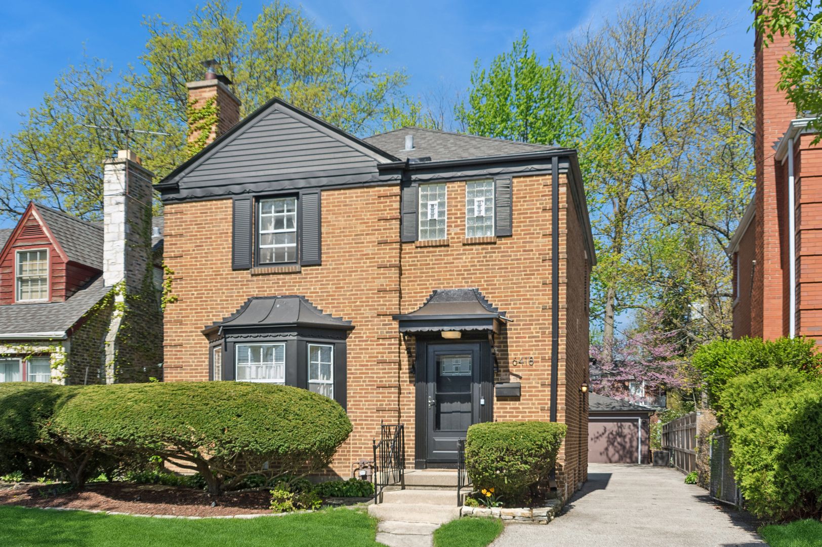 6418 N Le Mai Avenue — Chicago, IL 60646