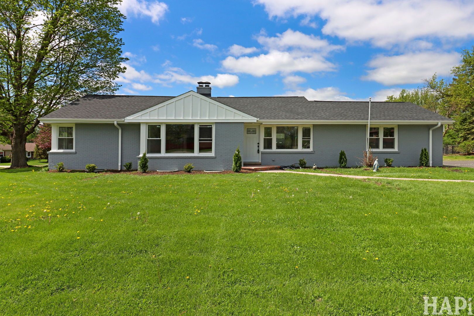 1100 N Hicks Road — Palatine, IL 60067