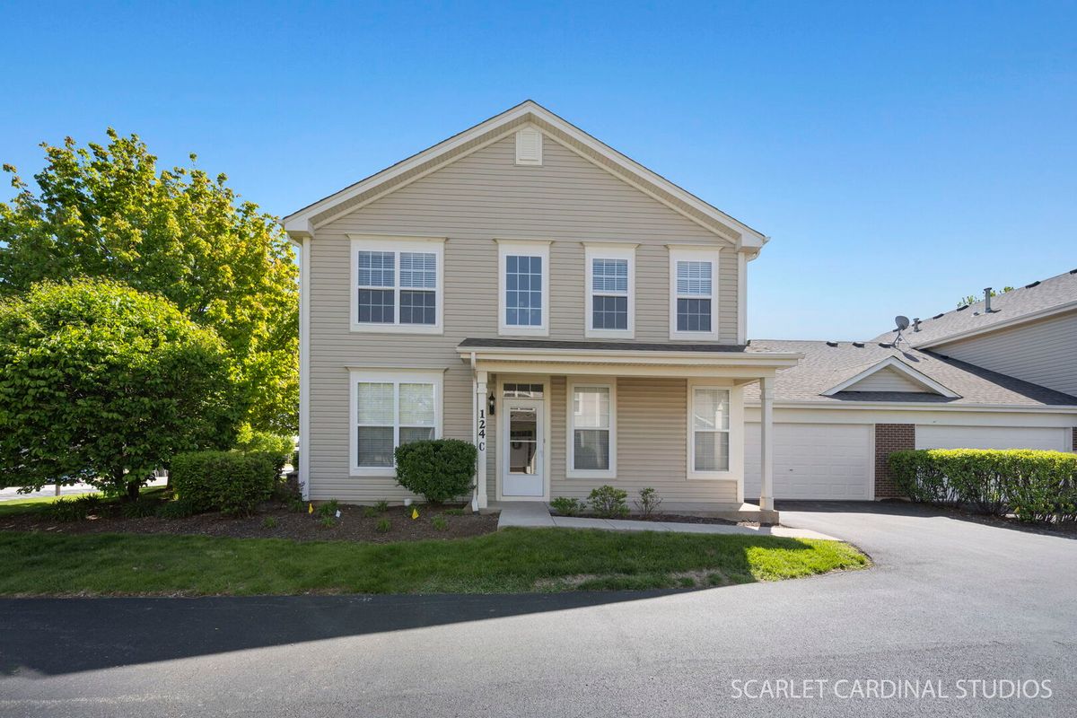 124 PARK Avenue, Sugar Grove, IL 60554