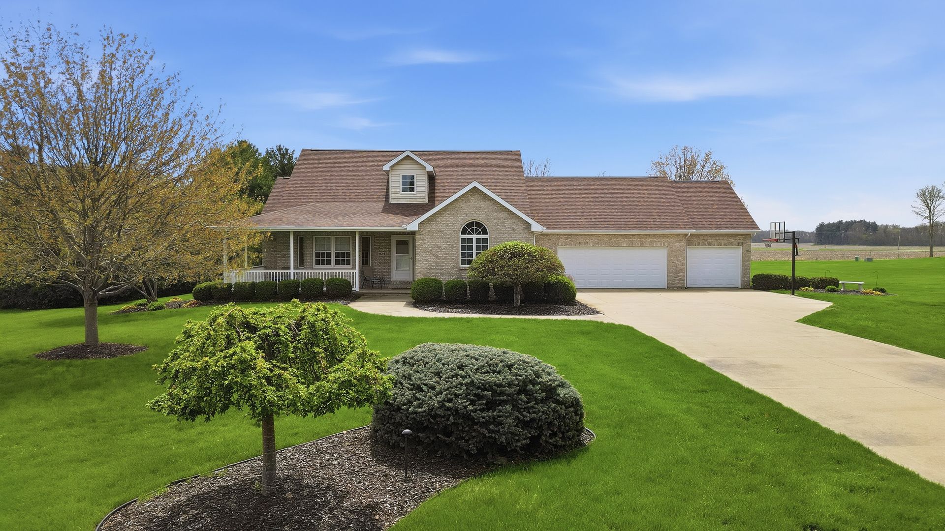 2608 E Hill Drive — Rock Falls, IL 61071