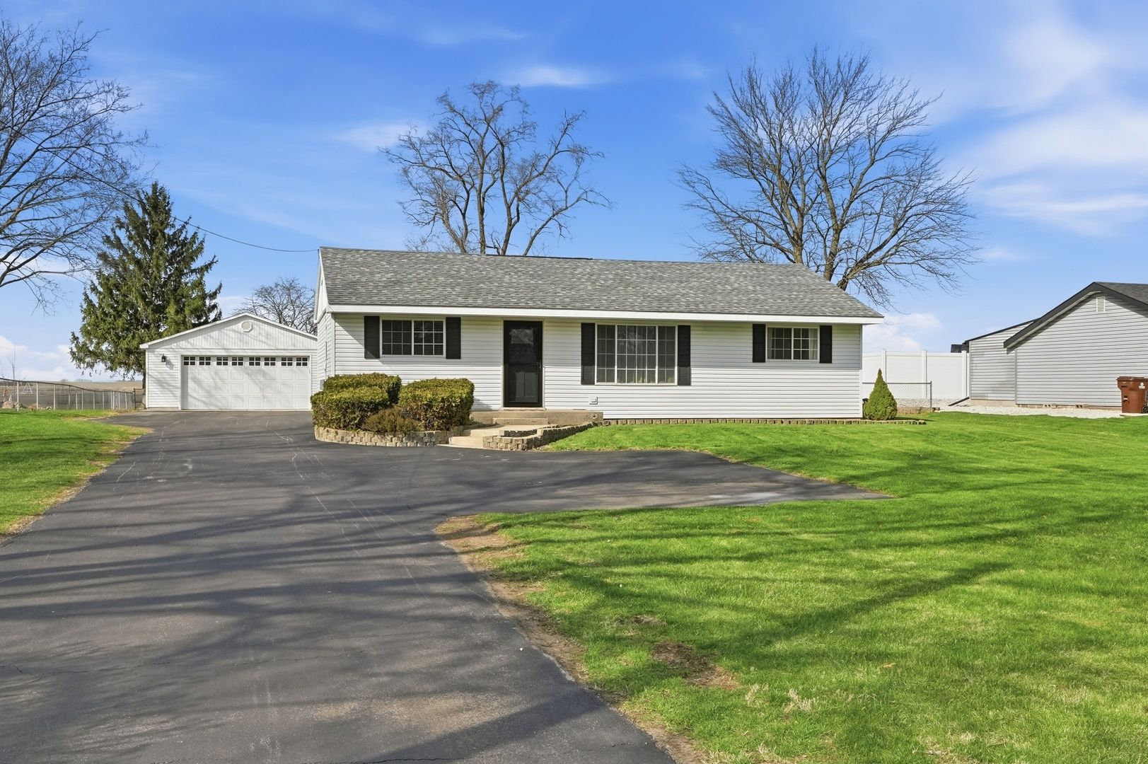 11929 E 3500n Road — Momence, IL 60954